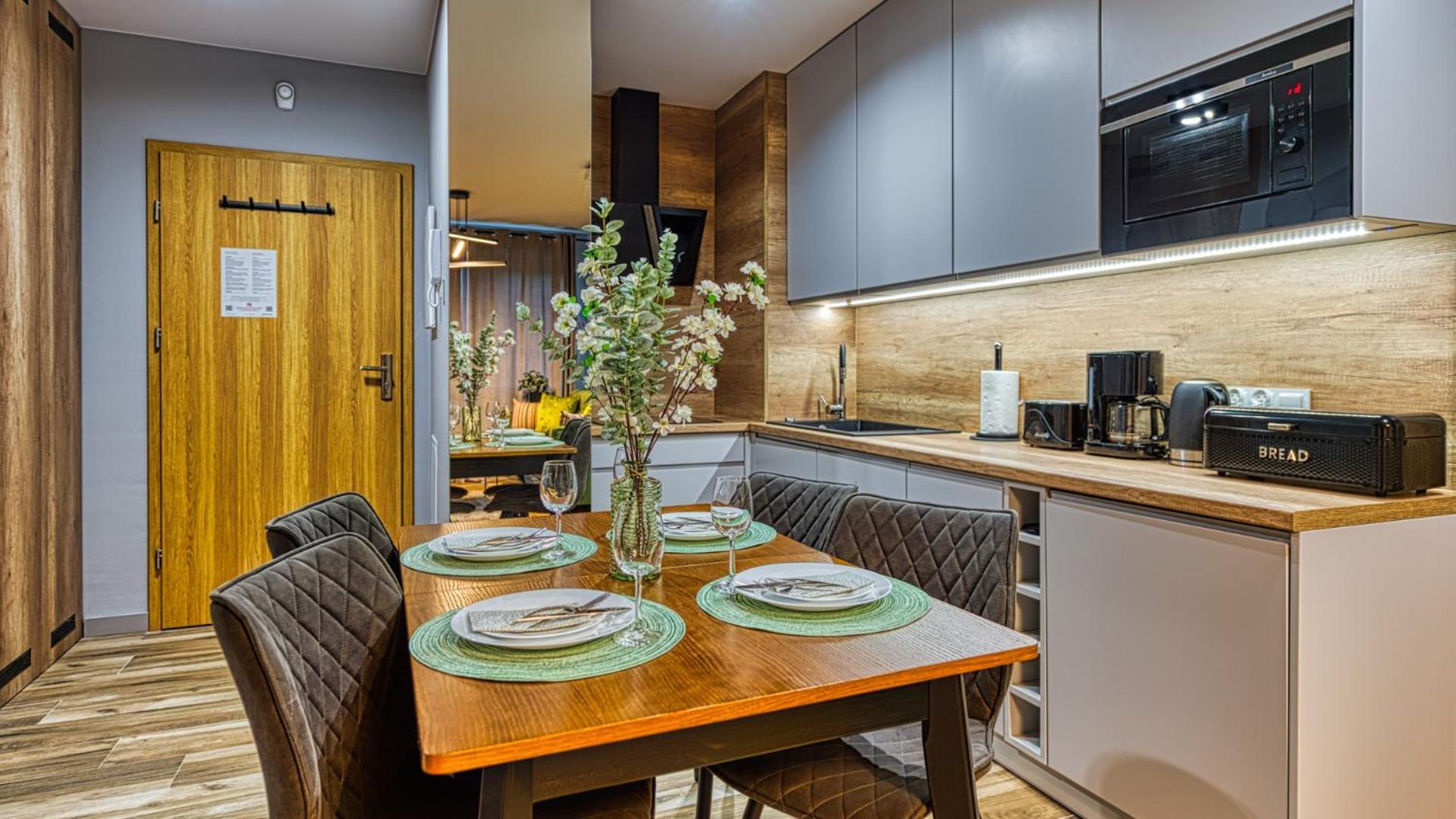 Apartamenty Royal Aparts Centrum - Kilinskiego 17A Przy Wyciagu, Blisko Szlakow شكلارسكا بوريبا المظهر الخارجي الصورة